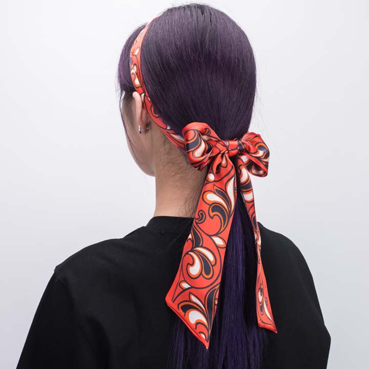 “领秀鸡”160x6厘米小丝巾